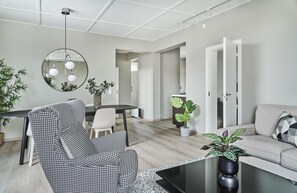 Literie hypoallergénique, rideaux occultants, chambres insonorisées