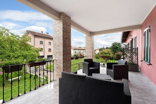 Apartment 'Al Vecchio Pozzo' with Private Terrace, Wi-Fi and Air Conditioning
