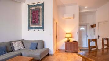 Télévision, lecteur de DVD, chaßne hi-fi