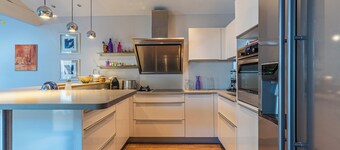 Holiday Home "Maison Le Moulleau" with Private Terrace & Wi-Fi