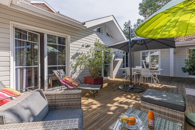 Holiday Home "Maison Le Moulleau" with Private Terrace & Wi-Fi