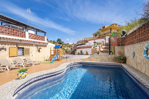 Villa 'Cal Ramon for 15 Guests' with Private Pool, Wi-Fi & Air Conditioning