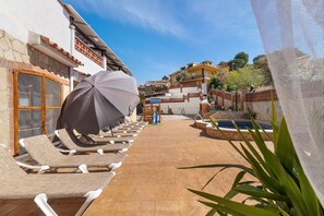 Terrace/patio - Villa 'Cal Ramon for 15 Guests' with Private Pool, Wi-Fi & Air Conditioning (Rubi , Barcelona)