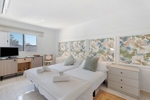 1 slaapkamer, een strijkplank/strijkijzer, gratis wifi, beddengoed