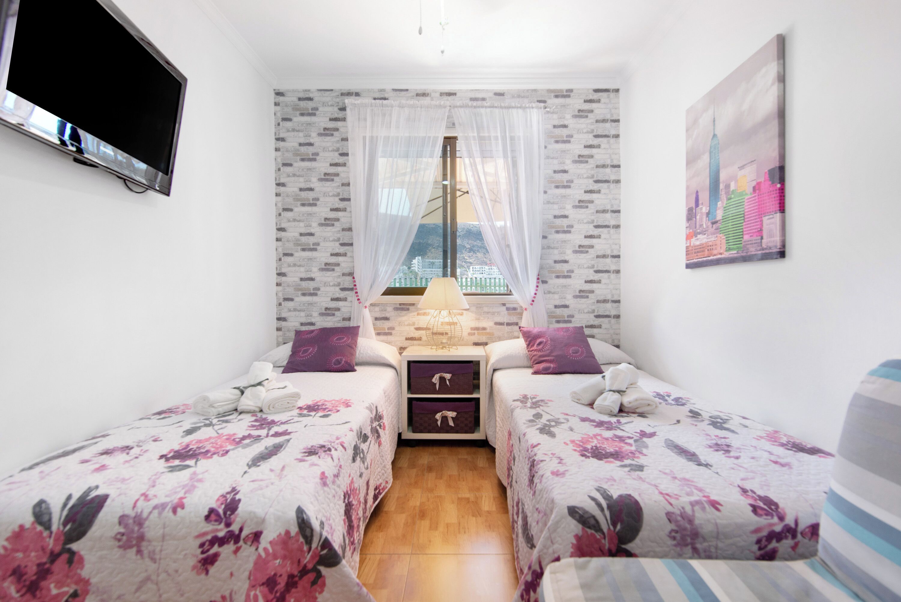 1 slaapkamer, een strijkplank/strijkijzer, gratis wifi, beddengoed