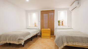 2 slaapkamers, een strijkplank/strijkijzer, gratis wifi