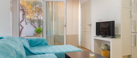 Télévision, cheminée