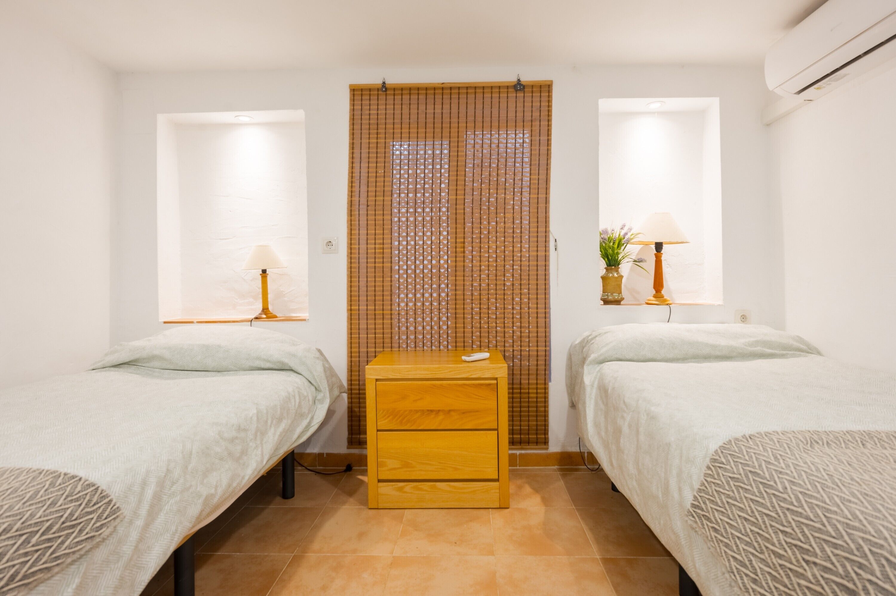 2 slaapkamers, een strijkplank/strijkijzer, gratis wifi, rolstoeltoegang