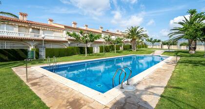 Holiday Apartment "Montserrat" with Sea View, Shared Pool, and Wi-Fi