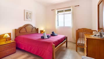 2 sovrum, strykjärn/strykbräda, gratis wi-fi och sängkläder