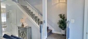 The Blue Chill! A 4 Bedroom Townhouse w/Pool!