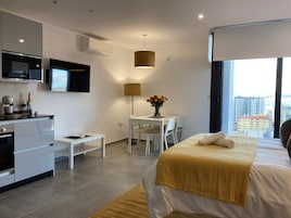 Suite estudio | Caja fuerte, wifi gratis, ropa de cama