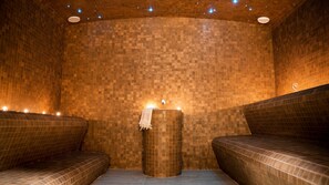 Salas de tratamientos para parejas, sauna, bañera de hidromasaje 