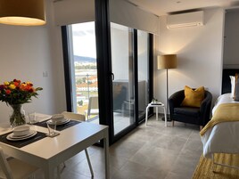 Suite estudio | Caja fuerte, wifi gratis, ropa de cama