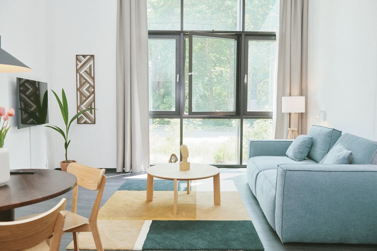 XL Apartment | Living area | 50-inch Smart TV with digital channels, TV