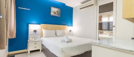 1 habitación, escritorio, tabla de planchar con plancha y wifi gratis