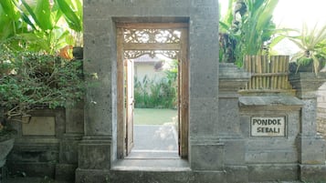 Fachada de la propiedad