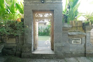 Fachada de la propiedad