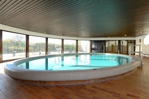 Innenpool, beheizter Pool