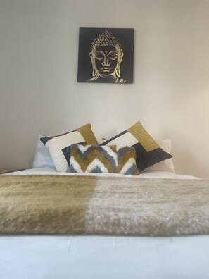 House, Private Bathroom | 3 bedrooms - Spacious 3 bed in Reading Centre With Parking! (Reading)