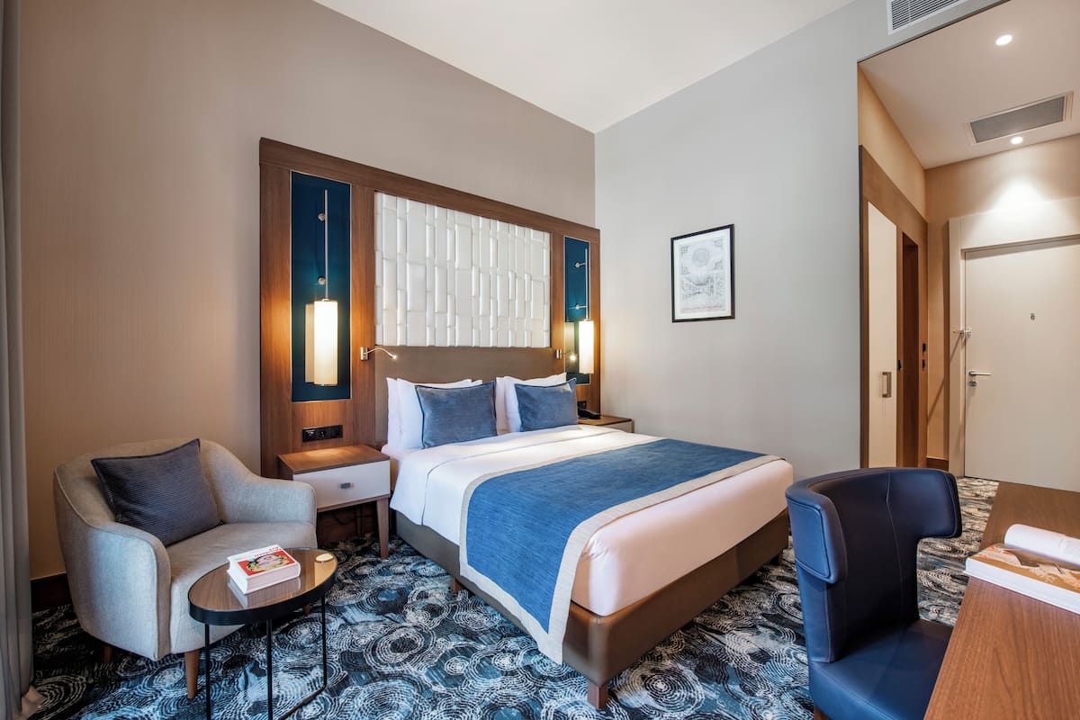 In-room safe, desk, laptop workspace, blackout curtains