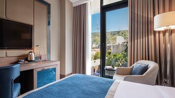 ห้องซูพีเรีย, เตียงเดี่ยว 2 เตียง | ตู้นิรภัยในห้องพัก, โต๊ะทำงาน, พื้นที่ทำงานแบบใช้แล็ปท็อป, ผ้าม่านกันแสง