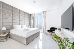Panoramic Apartment, 3 Bedrooms, Balcony, Sea View | Egyptian cotton sheets, premium bedding, in-room safe, desk - Spectacular 3BR plus 1 - DUBAI EYE view (Dubai)