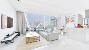 Appartement Panoramique, 3 chambres, balcon, vue mer | Coin séjour