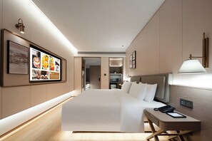 Superior Single Room | Down comforters, laptop workspace, blackout drapes, iron/ironing board