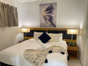 2 bedrooms, iron/ironing board, free WiFi, bed sheets - ZEN OCEAN BLISS - 2BR  Cozy Apt Sea View (Darwin)