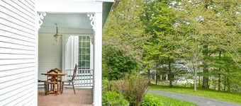 Beautiful Farmhouse Close to Warren Village and Sugarbush Resort