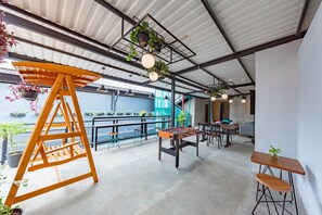 TV connectée de 32 pouces avec chaînes par câble, télévision