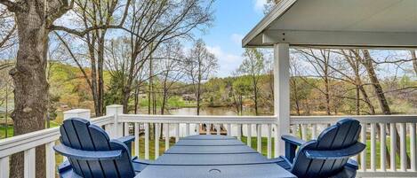 屋外ダイニングエリア