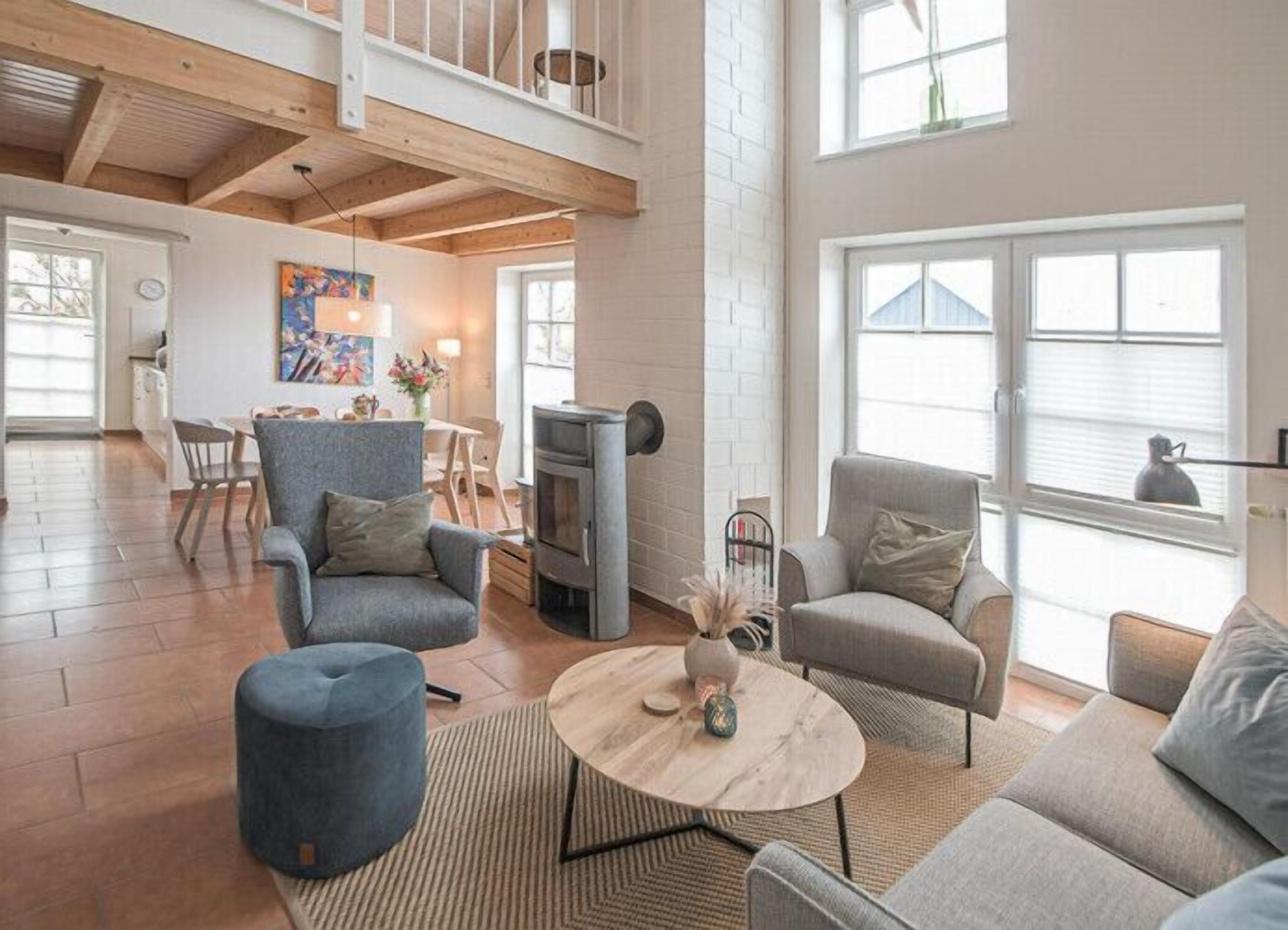 Televisión, chimenea y estéreo 