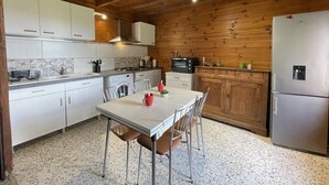 Kaffetrakter/tekoker og kjøleskap