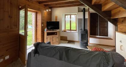 Romantic nature retreat with private pond and fireplace