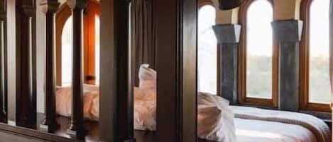 2 habitaciones, tabla de planchar con plancha, wifi y ropa de cama