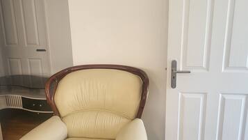 Studio, 1 King Bed | Interior