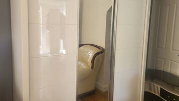 Studio, 1 King Bed | Interior