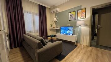 ROJ 11 | Living area