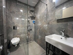 ROJ 44 | Bathroom - ROJ SUITE (Istanbul)