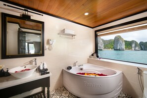 Presidential Suite, 1 King Bed, Private Pool | Minibar, in-room safe, desk, soundproofing - Hermes Cruises  (Ha Long)