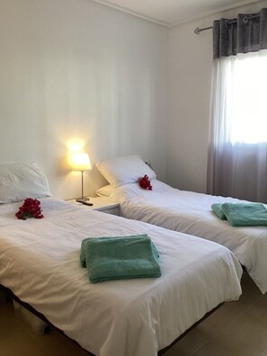 2 bedrooms, iron/ironing board, free WiFi, bed sheets