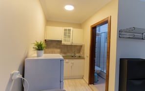 Basic Apartment | Private kitchen