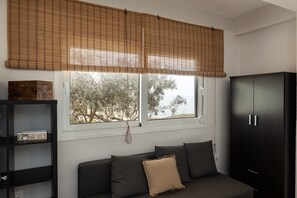 Smart TV, table tennis