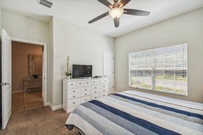 4 bedrooms, iron/ironing board, WiFi, bed sheets