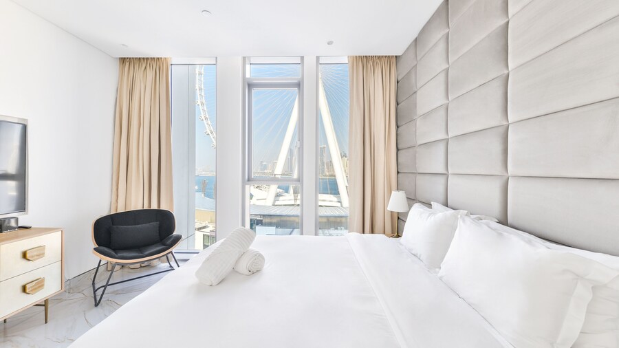 Luxury Beachfront 2BR w Stunning SeaView