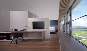 Room, 1 King Bed (Extra Floor Space)