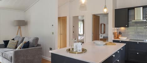 Cottage | Private kitchen | Fridge, dishwasher, electric kettle, toaster