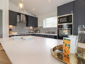 Casa de campo | Cozinha privada | Geladeira, lava-louças, chaleira elétrica, torradeira